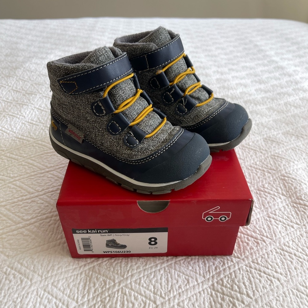 NEW in box. See Kai Rum Toddler boys waterproof boots, size 8T.